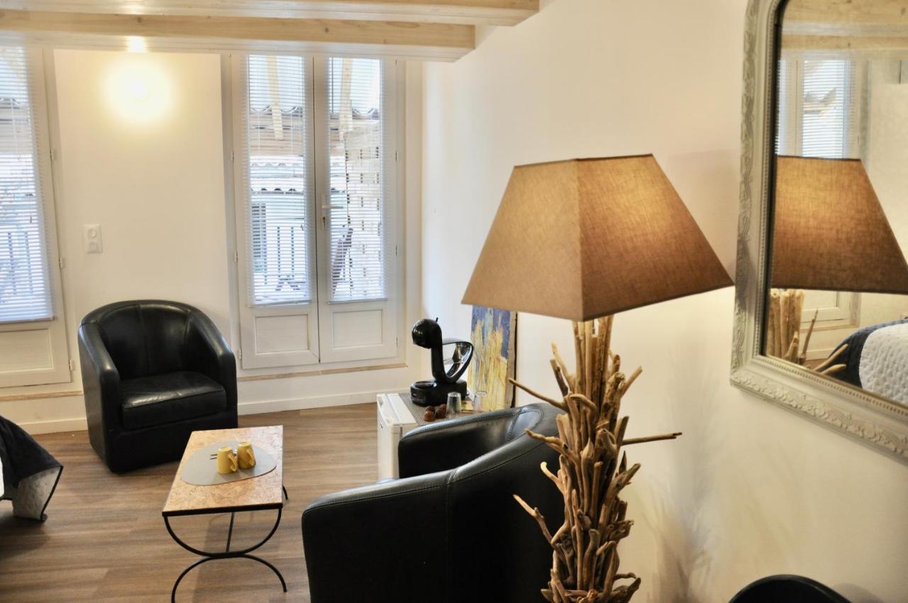 Les Chambres Tropeziennes Санари-сюр-Мер Экстерьер фото